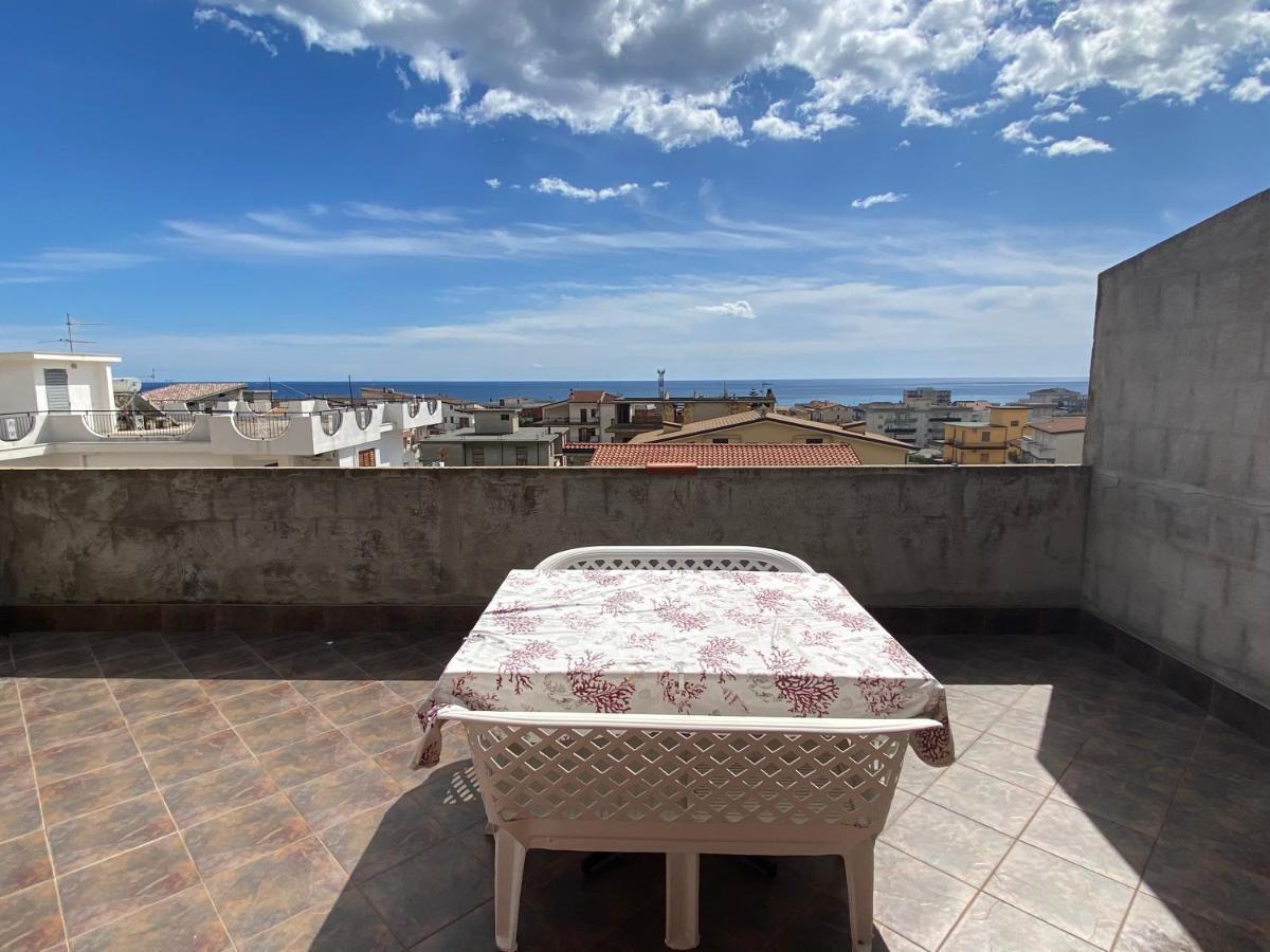 La Terrazza Sullo Jonio Apartment Roccella Ionica Exterior foto